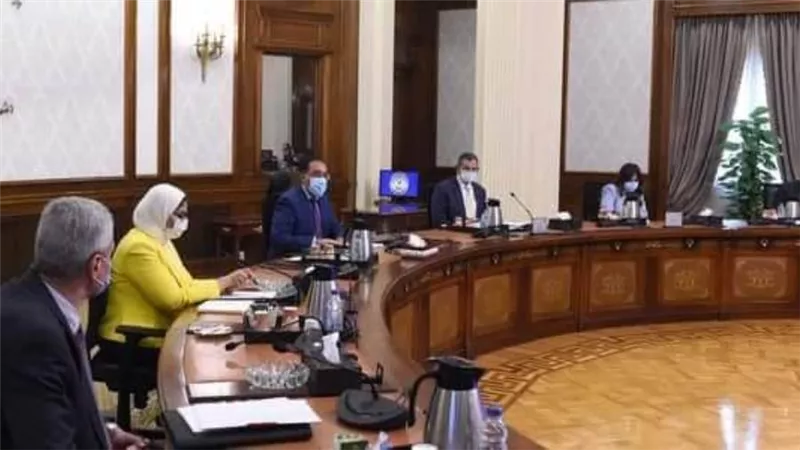 وزيرة الصحة: توزيع الوجبات المدرسية على الطلاب باستخدام الكارت الذكى