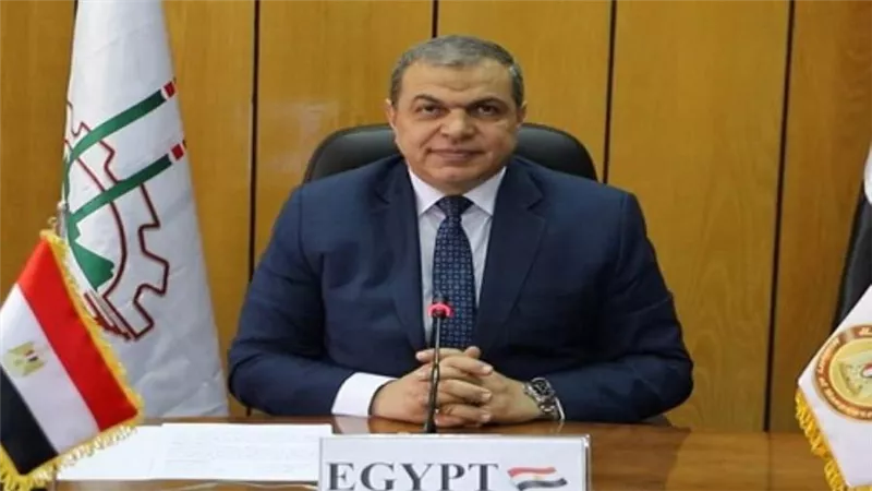 تلقاها مكتب التمثيل العمالي.. الإمارات تدعو الأطباء وعائلاتهم المقيمين للحصول على الإقامة الذهبية لمدة 10 سنوات