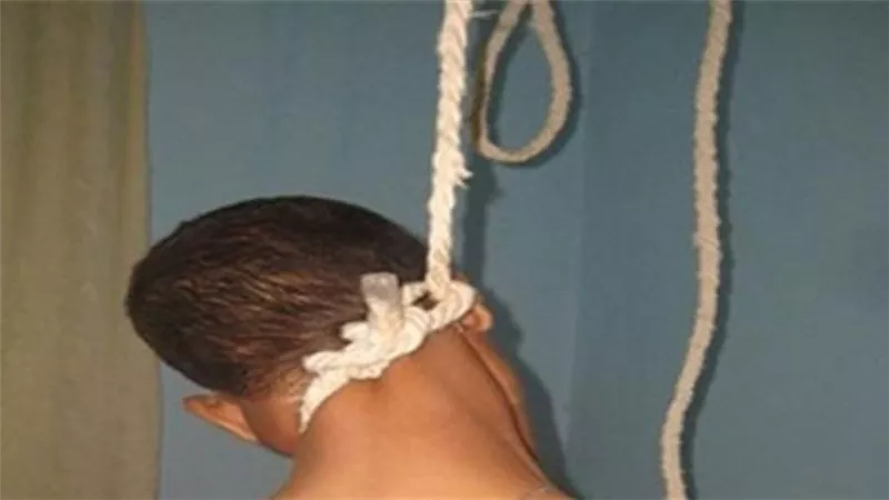 العثور على شاب مشنوقا داخل منزله بـ 15 مايو