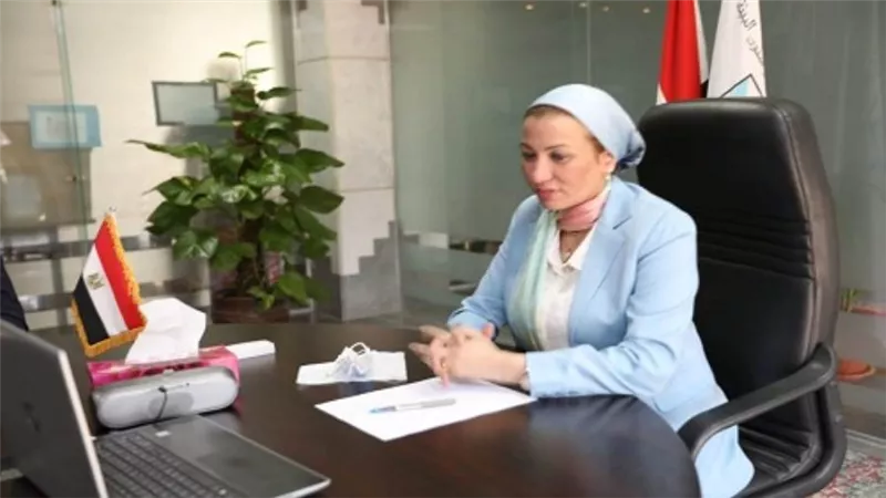 وزيرة البيئة تترأس لجنة مشروع إعادة التوزان البيئي لبحيرة قارون 
