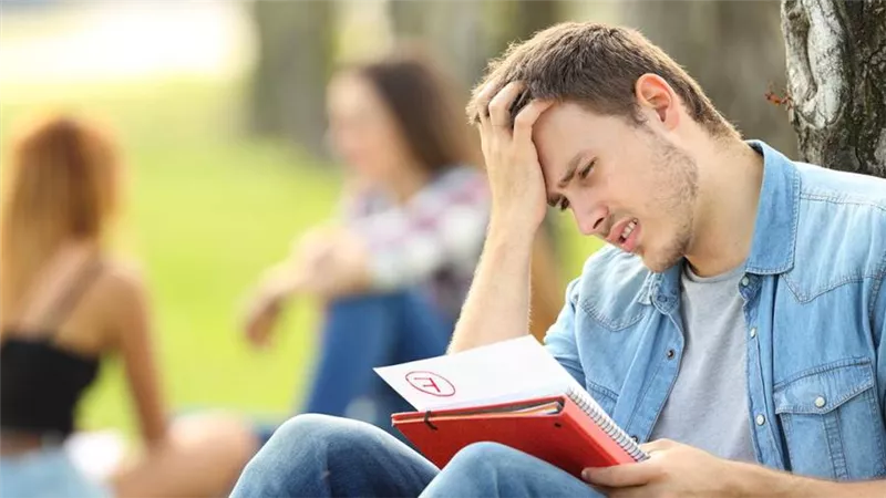 مجموع الثانوية العامة مش نهاية الدنيا.. إزاى تتعامل لو درجتك خالفت توقعاتك