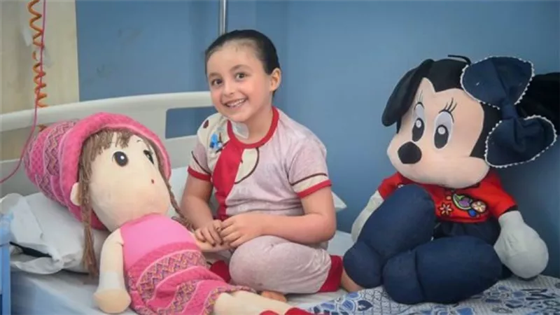 وزيرة الصحة: تماثل الطفلة الفلسطينية بيان للشفاء من مرض البثرية الصديدية النادر