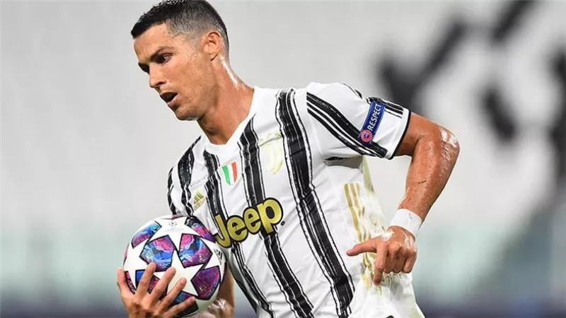 بعد الرحيل عن يوفنتوس..«رونالدو» يغادر إيطاليا