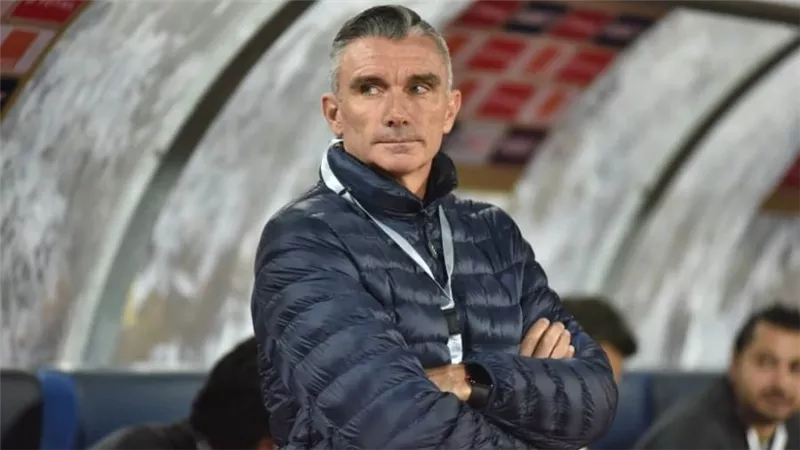 خلال ساعات.. الزمالك يعقد جلسة مع كارتيرون لحسم الصفقات الجديدة