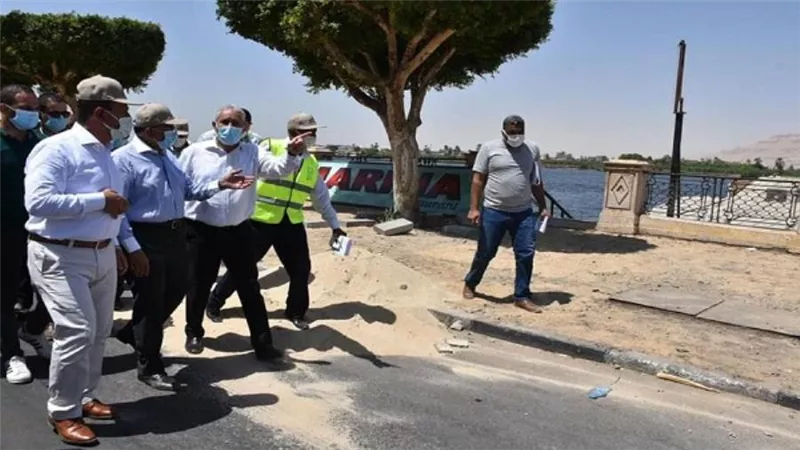 بالصور | وزير التنمية المحلية ومحافظ الأقصر يتفقدان مشروعات إحياء طريق الكباش 