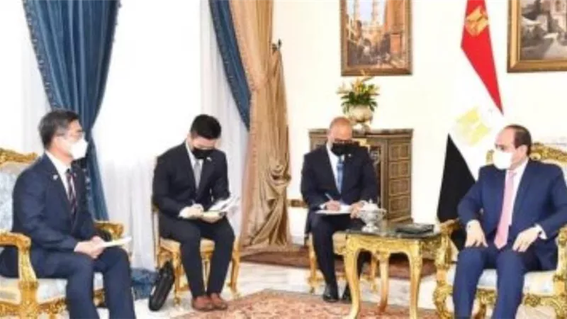 الرئيس السيسى يبحث مع وزير دفاع كوريا الجنوبية تعزيز التعاون العسكرى والأمنى