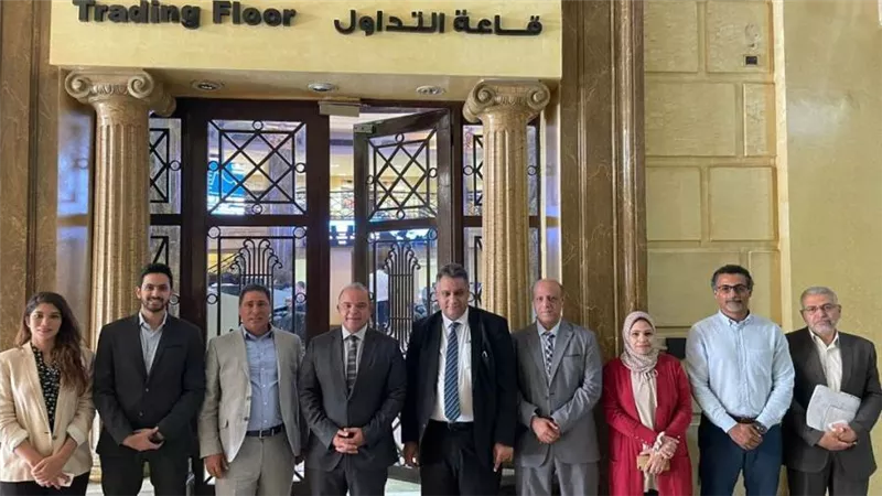 رئيس البورصة يبحث مع قيادات 