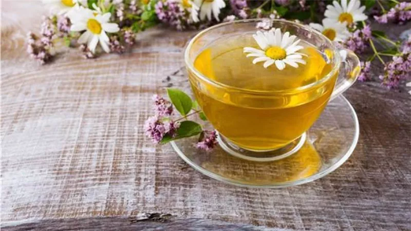 يحسن عملية الهضم وجودة النوم.. فوائد سحرية لـ«شاي البابونج»