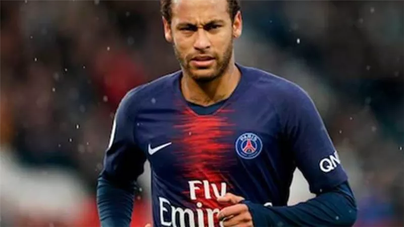 الصفقة الأغلى في كرة القدم.. تقارير تكشف تكلفة انتقال نيمار 
