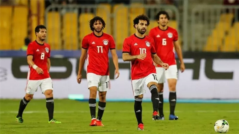 التشكيل.. محمد صلاح  يقود هجوم مصر أمام الجابون