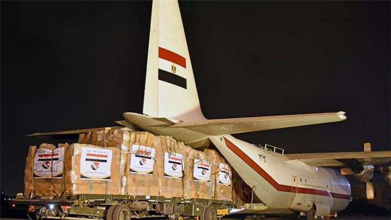 مصر ترسل ثانى رحلات جسر المساعدات الإنسانية للأشقاء السودانيين