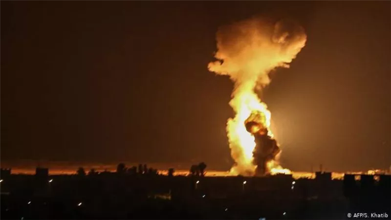جيش الاحتلال الإسرائيلي يشن غارات علي قطاع غزة