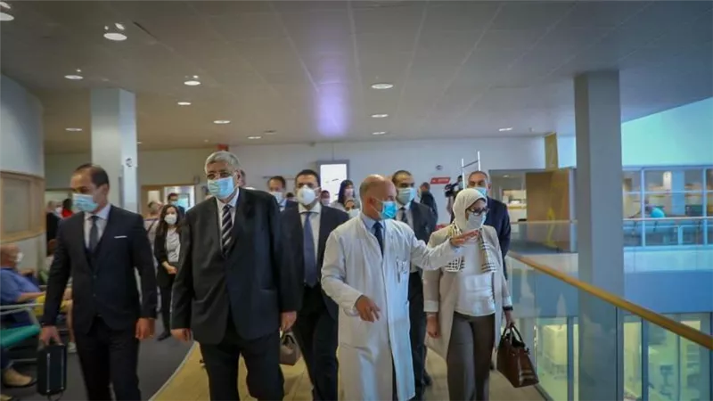 بالصور..وزيرة الصحة تتفقد المركز القومي لعلاج الأورام بفرنسا للاطلاع على منظومة التشخيص والعلاج للمرضى ونقل  التجربة إلى مستشفيات ومراكز الأورام بمصر