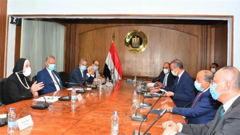 بالصور | وزيرا التجارة والتنمية المحلية يبحثان إعداد قاعدة بيانات متكاملة لقطاع المشروعات