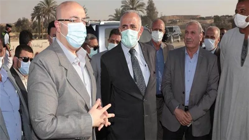وزير الري ومحافظ بني سويف يتفقدان مخر سيل سنور وبحيرات وأحواض التهدئة 