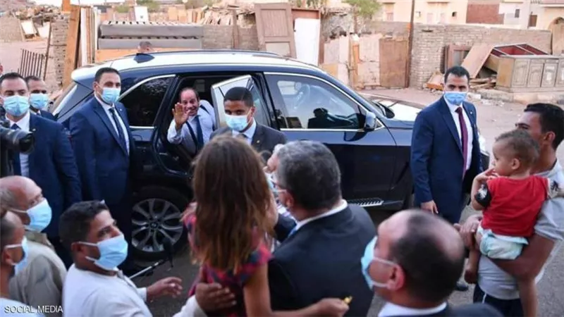 بالفيديو .. استماع الرئيس السيسي لمشكلات أهالي الرويسات بشرم الشيخ