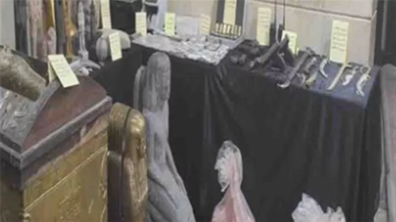 صور| العثور على قطع أثرية داخل فيلا بـ التجمع الأول