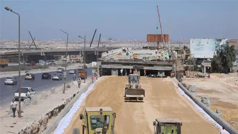 بالصور | وزير النقل يتفقد مواقع العمل بعدد من مشروعات الطرق والكباري غرب الإسكندرية