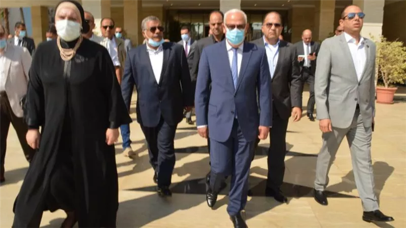 محافظ بورسعيد يتفقد معرض صنع في بورسعيد ويشيد بمنتجاته