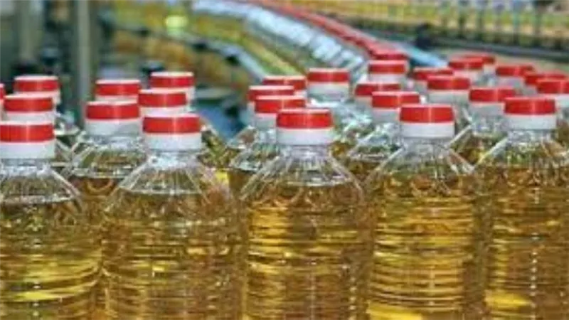 اليوم ..التموين تحسم مناقصة استيراد 40 ألف طن زيت