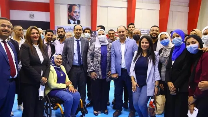 بالصور | وزيرة التضامن تكرم الفريق الفائز في بطولة الدوري الرياضي للمتعافين من الإدمان  