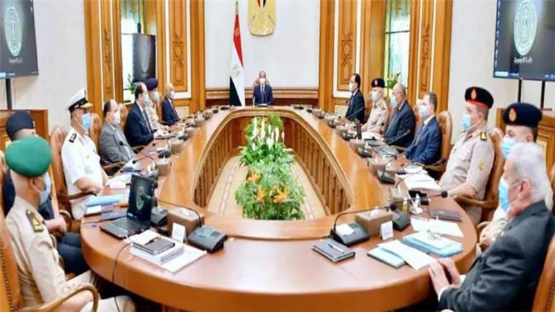  السيسي يوجه الحكومة بجمع ونقل المخلفات والمعالجة والتدوير والتخلص الآمن من القمامة 