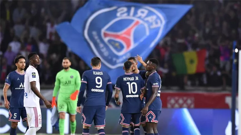 باريس سان جيرمان يخطف فوزًا ثمينًا من أنياب ليون بالدوري الفرنسي