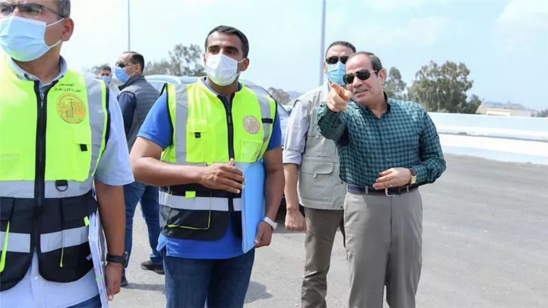 الرئيس السيسي يتفقد توسعة الدائرى من محور جيهان السادات حتى شبرا-بنها الحر