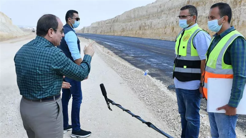 الرئيس السيسي يتفقد توسعة الدائرى ويشدد على الالتزام بالجداول الزمنية