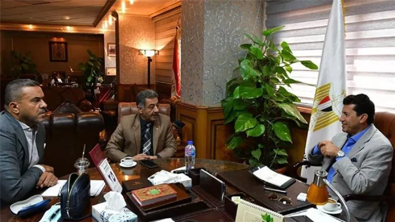 وزير الرياضة يبحث مع اتحاد السلة استعدادات استضافة بطولة العالم للأندية (صور)