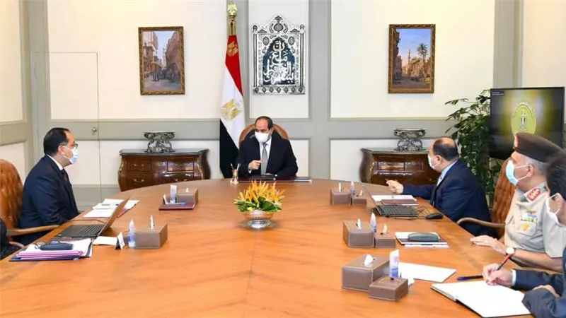 السيسي يوجه بتركيز نشاط المجمعات الصناعية على تحقيق الاكتفاء الذاتي