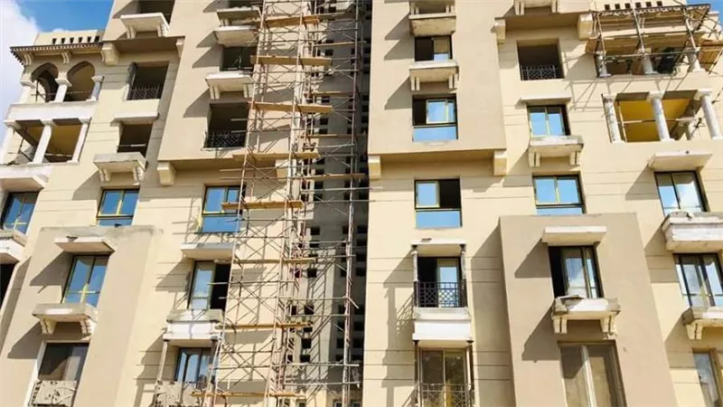 نائب وزير الإسكان يتفقد مشروع تطوير 