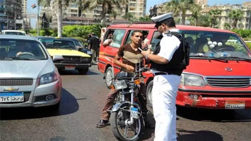 حملات مرورية بالقاهرة والجيزة لرصد المخالفات