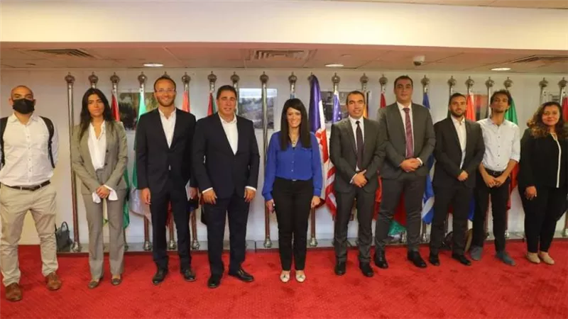 وزيرة التعاون الدولي تلتقي مجموعة من الشركات الناشئة المشاركة في مؤتمر القمة الأفريقي الفرنسي الجديد