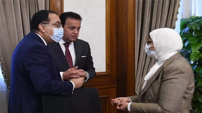 وزيرة الصحة: الدولة تُسخر إمكاناتها لتعزيز قدراتها التصنيعية في المجال الطبي (صور)