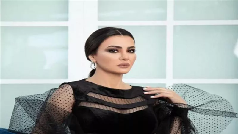 وجه القمر دينا فؤاد: 