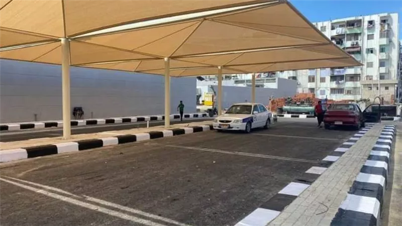 الإنتهاء من إنشاء موقف انتظار سيارات الأجرة أمام الميناء البري الجديد ببورسعيد