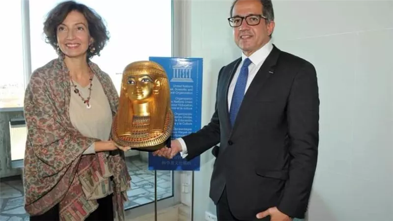 وزير السياحة يلتقي مدير عام منظمة اليونسكو بباريس