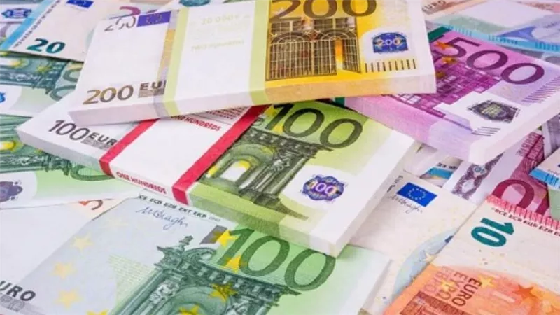 سعر اليورو اليوم السبت 9-10-2021