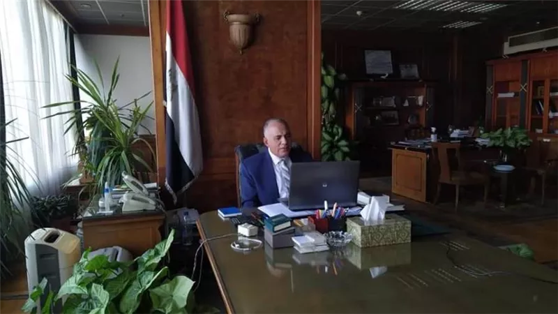 وزير الري: مواصلة العمل بالمشروعات القومية الكبرى لتأهيل الترع والمساقى والرى الحديث 