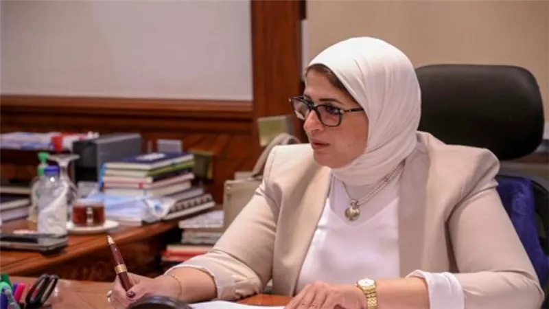 وزيرة الصحة تستعرض موقف المنشآت الصحية بـ