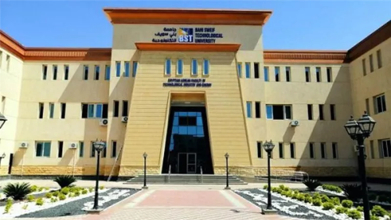 د. خالد عبدالغفار يستعرض تقريرًا حول شراكات جامعة بني سويف التكنولوجية (صور)