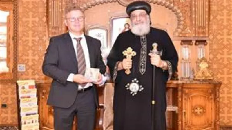 سفير مصر الجديد بالڤاتيكان يزور البابا تواضروس الثاني