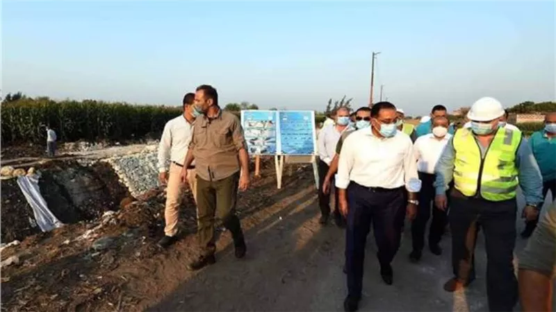 رئيس الوزراء يتفقد مشروعات «حياة كريمة» بقرية الدير في الأقصر