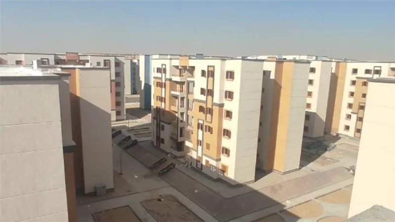 وزير الإسكان يتابع الموقف التنفيذي لمشروع 