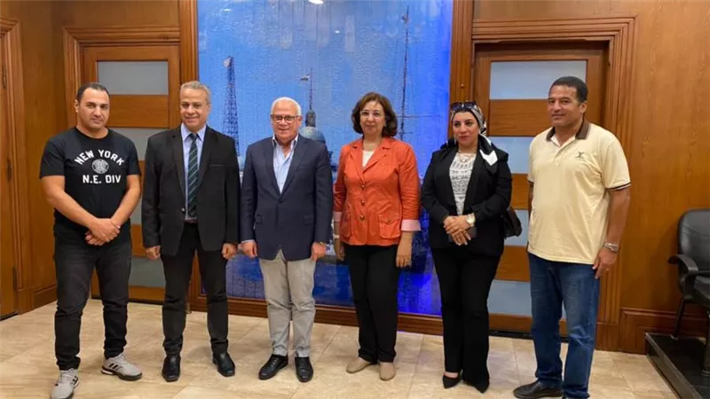 محافظ بورسعيد يستقبل رئيس  الإذاعات الإقليمية بديوان المحافظة