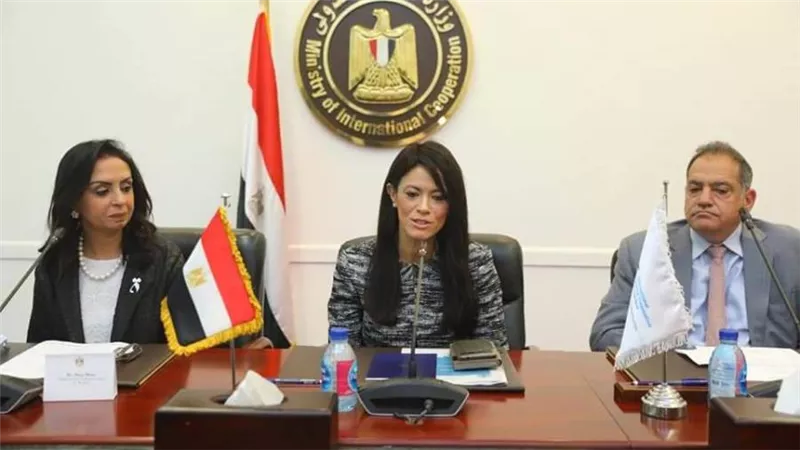 وزيرة التعاون الدولي تشهد توقيع اتفاق بين مؤسسة التمويل الدولية والمجلس القومي للمرأة