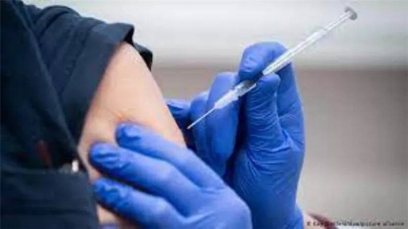 الصحة توضح أماكن تلقي لقاح فيروس كورونا لطلاب الجامعات (صور)