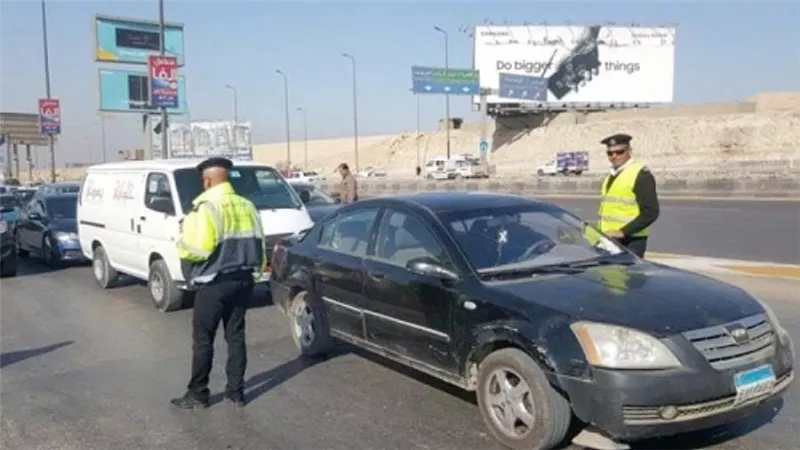 لرصد مخالفات السيارات.. حملات مرورية بمحاور القاهرة والجيزة