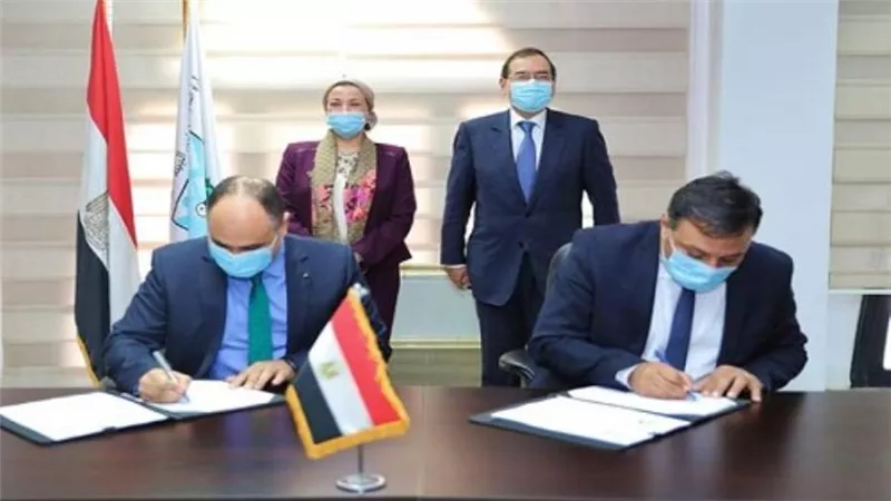 «البيئة» و«البترول» يوقعان بروتوكول تعاون لتنظيم إجراءات الحصول على الموافقات البيئية لأنشطة البحث والتعدين (صور) 